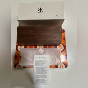 Sonia G. Wooden Brush Holder